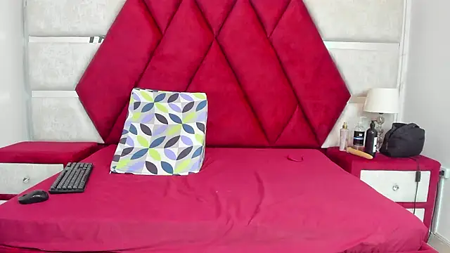 Kity spiderr online show from March 2026 12:33:01 PM