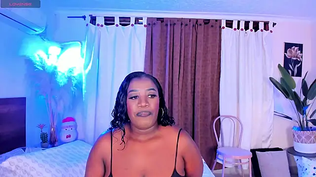 Snapshot of ViolettGomez_93 chatting on May 2026 08:47:01 PM ViolettGomez 93 online show from May 2026 08:47:01 PM