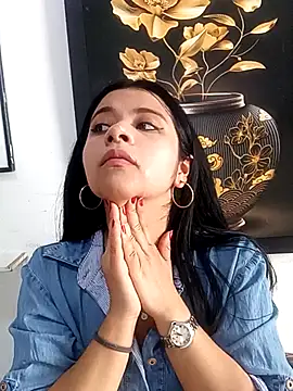 Snapshot of ValerieLove_ chatting on September 2025 07:06:02 PM ValerieLove online show from September 2025 07:06:02 PM