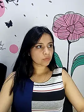 Snapshot of ValerieLove_ chatting on September 2025 07:18:02 PM ValerieLove online show from September 2025 07:18:02 PM