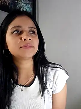 Snapshot of ValerieLove_ chatting on October 2025 07:20:02 PM ValerieLove online show from October 2025 07:20:02 PM