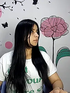 Snapshot of ValerieLove_ chatting on October 2025 07:22:01 PM ValerieLove online show from October 2025 07:22:01 PM