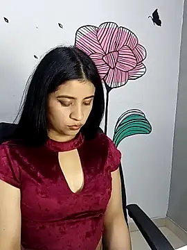 Snapshot of ValerieLove_ chatting on October 2025 07:47:02 PM ValerieLove online show from October 2025 07:47:02 PM