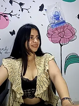 Snapshot of ValerieLove_ chatting on October 2025 12:00:01 AM ValerieLove online show from October 2025 12:00:01 AM