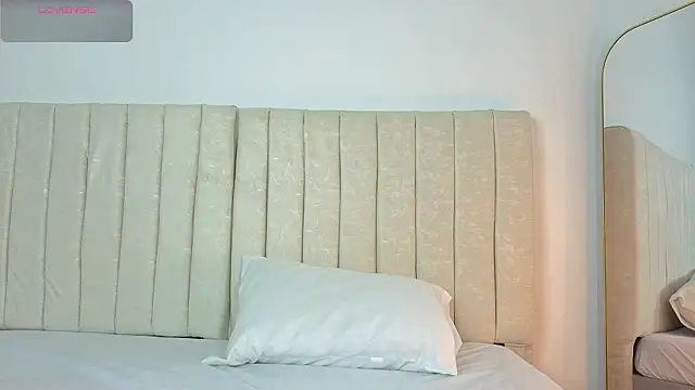 Paulaboterom online show from February 2026 04:23:02 PM