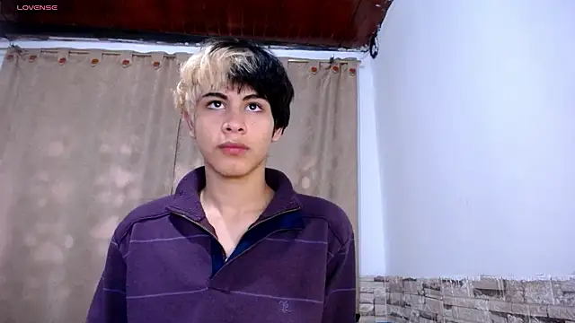 DaraKat18 online show from March 2026 10:05:01 PM