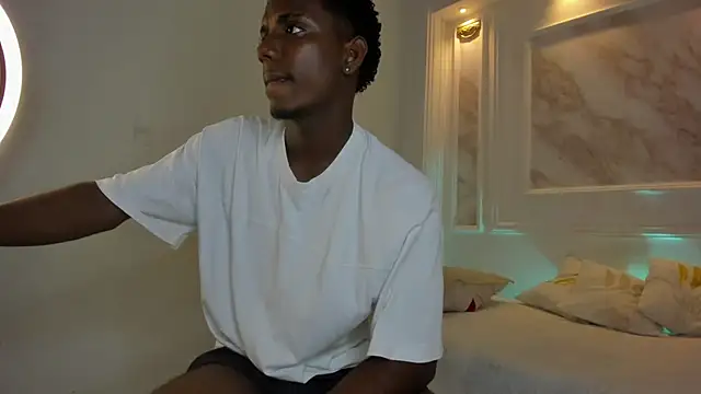 Snapshot of Amare_25 chatting on September 2025 08:01:02 PM Amare 25 online show from September 2025 08:01:02 PM