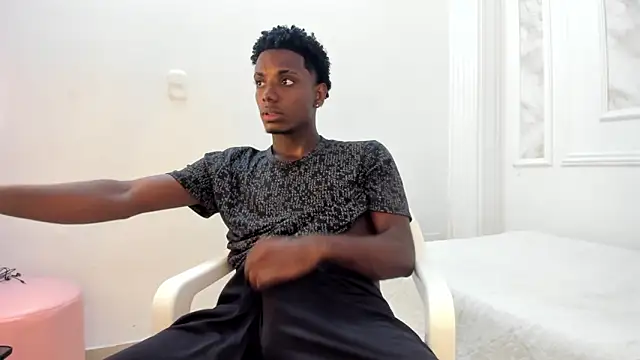 Snapshot of Amare_25 chatting on October 2025 07:03:02 PM Amare 25 online show from October 2025 07:03:02 PM