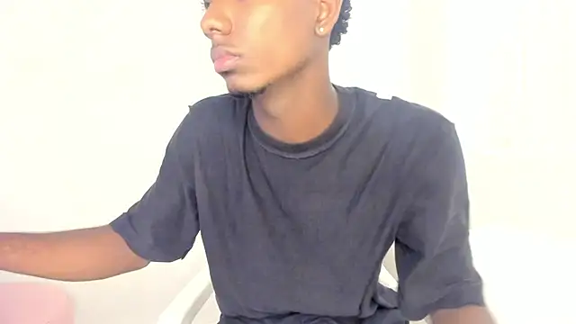 Snapshot of Amare_25 chatting on October 2025 06:54:01 PM Amare 25 online show from October 2025 06:54:01 PM