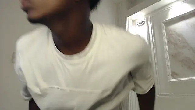 Snapshot of Amare_25 chatting on October 2025 07:03:01 PM Amare 25 online show from October 2025 07:03:01 PM