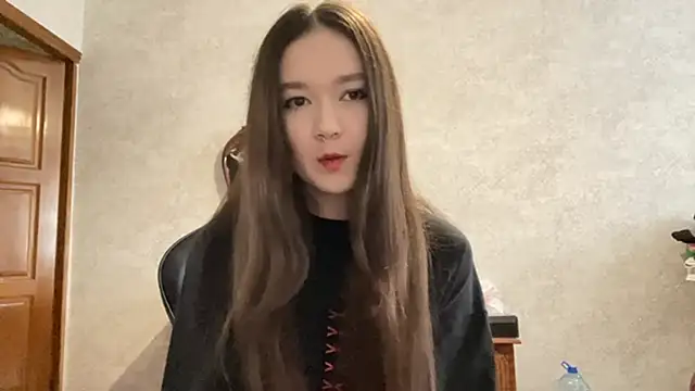 Snapshot of Pikmigirl18 chatting on September 2025 01:11:02 PM Pikmigirl18 online show from September 2025 01:11:02 PM