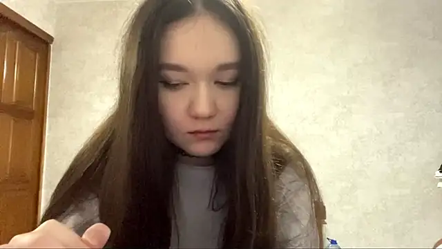 Snapshot of Pikmigirl18 chatting on September 2025 01:57:02 PM Pikmigirl18 online show from September 2025 01:57:02 PM