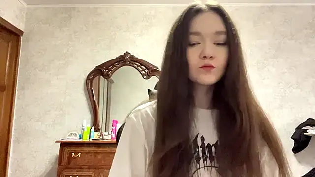 Snapshot of Pikmigirl18 chatting on September 2025 11:58:01 AM Pikmigirl18 online show from September 2025 11:58:01 AM