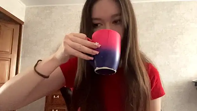 Snapshot of Pikmigirl18 chatting on October 2025 09:29:02 AM Pikmigirl18 online show from October 2025 09:29:02 AM