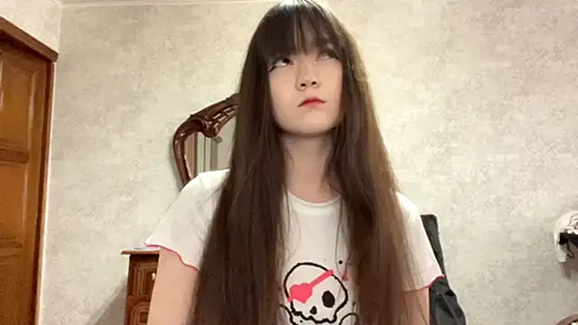 Snapshot of Pikmigirl18 chatting on October 2025 09:41:01 AM Pikmigirl18 online show from October 2025 09:41:01 AM