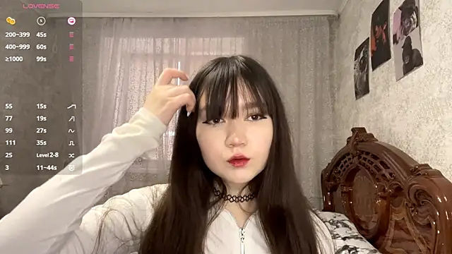 Snapshot of Pikmigirl18 chatting on October 2025 11:12:02 AM Pikmigirl18 online show from October 2025 11:12:02 AM