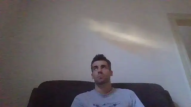 JulioIsHere4you online show from September 2025 06:59:02 AM