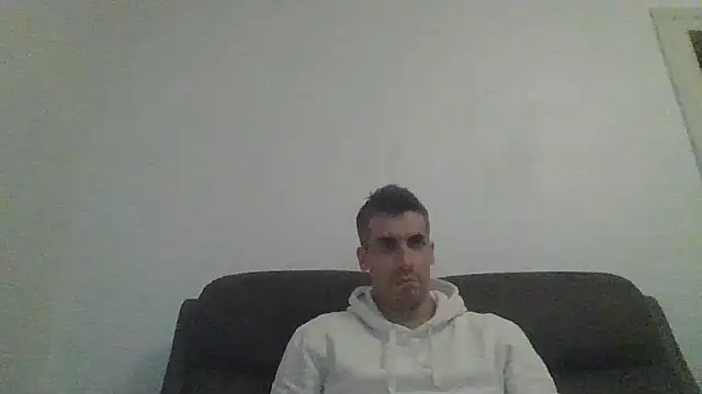 JulioIsHere4you online show from October 2025 10:54:02 PM