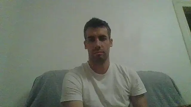 JulioIsHere4you online show from October 2025 02:30:01 AM