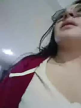 Bella Sumers online show from April 2026 06:44:02 PM