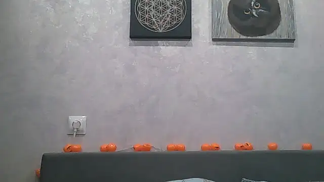 Quelysha online show from November 2025 02:05:02 PM