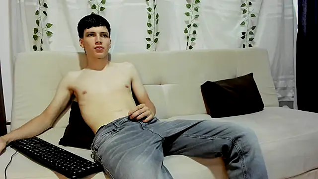 rich4rd18 online show from September 2025 06:54:01 PM