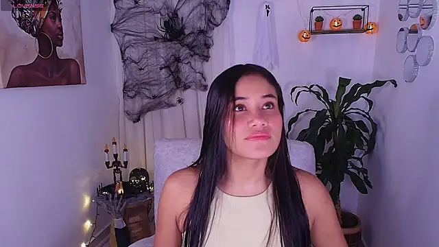 AlisxxnFx online show from October 2025 12:50:01 PM