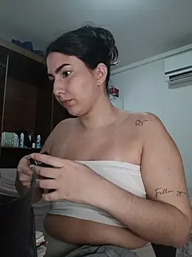 ApenasLys online show from January 2026 07:50:02 PM