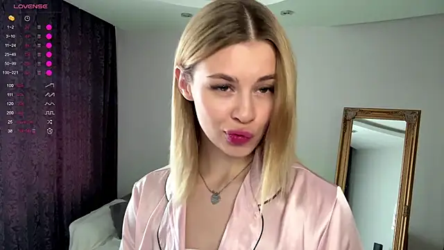 Lil Elisa online show from October 2025 10:38:01 AM