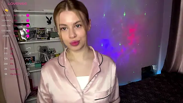 Lil Elisa online show from November 2025 11:42:02 AM