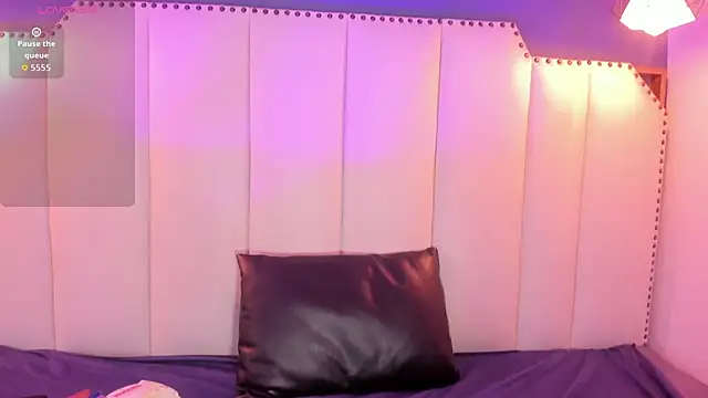 SophiaBloss online show from January 2026 03:43:02 AM