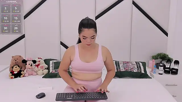 AlanaCusack online show from October 2025 12:14:01 PM