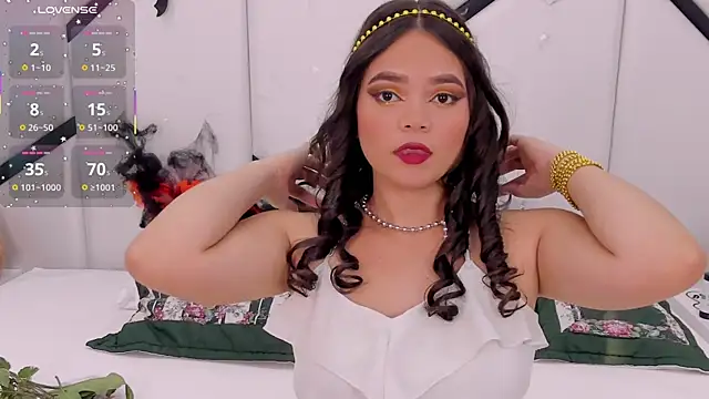 AlanaCusack online show from October 2025 12:39:02 PM