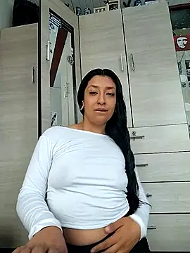 Coralaine 96 online show from September 2025 04:29:02 PM