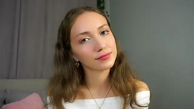 ZeniaBolich online show from September 2025 08:31:01 PM