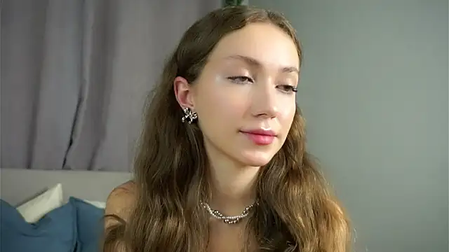 ZeniaBolich online show from September 2025 09:27:01 PM