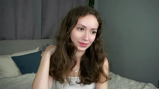 ZeniaBolich online show from September 2025 09:27:02 PM