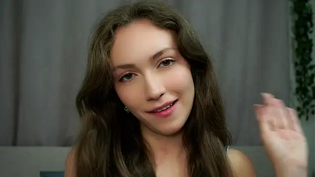 ZeniaBolich online show from September 2025 10:02:02 PM