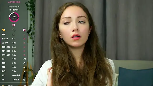 ZeniaBolich online show from October 2025 09:34:01 PM