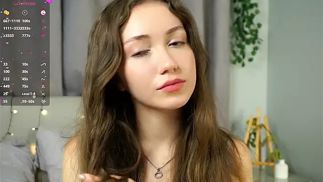 ZeniaBolich online show from October 2025 10:11:01 PM