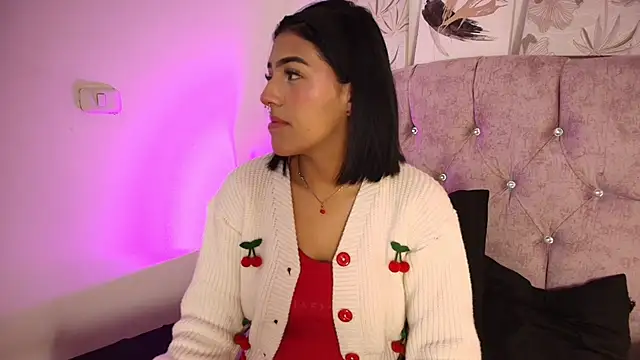 Dulce Bella  online show from February 2026 03:48:01 AM