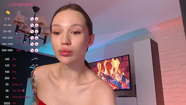 JadeSwift online show from September 2025 03:14:01 PM