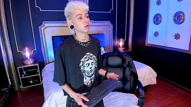 Alex Poett online show from September 2025 07:36:02 PM