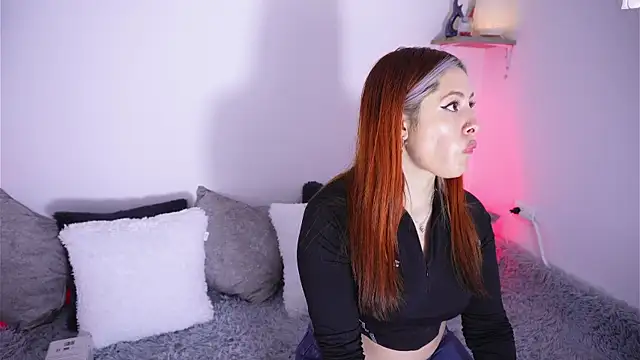 SophiieCumsx online show from October 2025 03:42:02 PM