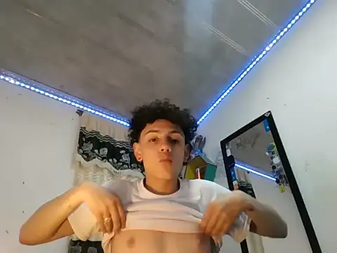 Axel rousex online show from September 2025 09:41:02 PM