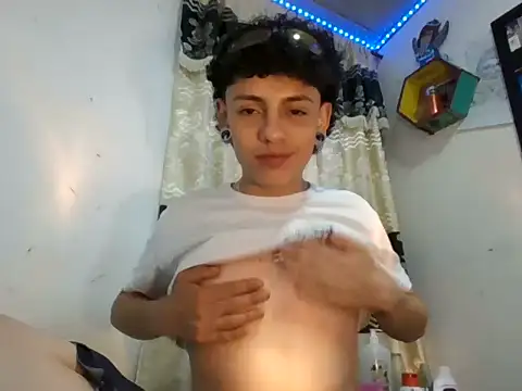Axel rousex online show from September 2025 06:41:01 AM