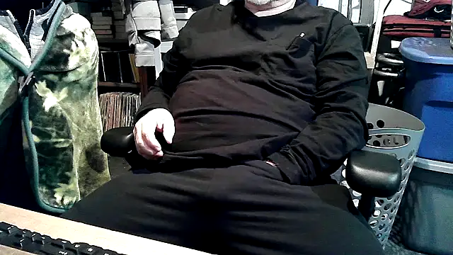 Snapshot of georgew62 chatting on November 2025 06:16:02 AM georgew62 online show from November 2025 06:16:02 AM