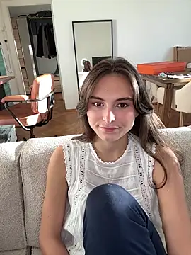 SophiiaStarr online show from September 2025 03:57:01 PM