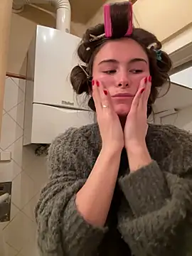 SophiiaStarr online show from February 2026 07:32:01 PM