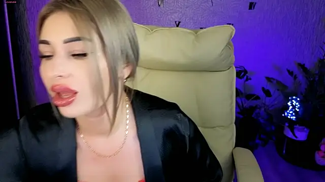 Snapshot of NikkiiStill chatting on June 2026 12:38:02 AM NikkiiStill online show from June 2026 12:38:02 AM